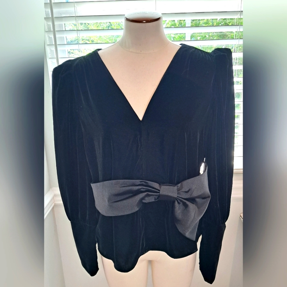 Express Black Long Sleeve Velour Holiday Top w/ Bow NWT Size L